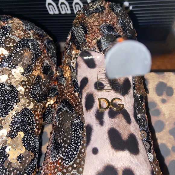 Authentic DOLCE & GABBANA Sequin Pointed Booties - Picture 5 of 8